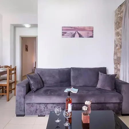 Gkountis Tsoukaládhes